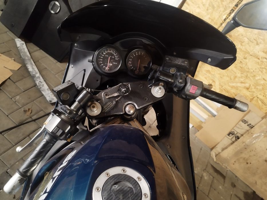 Suzuki RF900R super klasyk