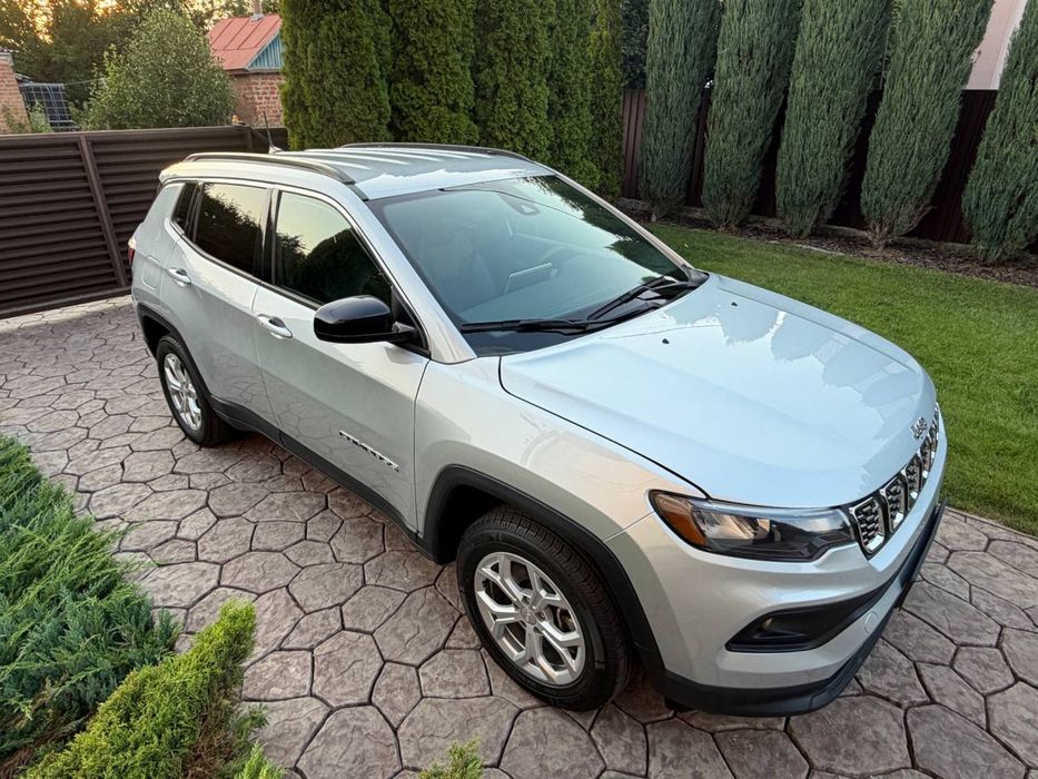 Продам Jeep Compass