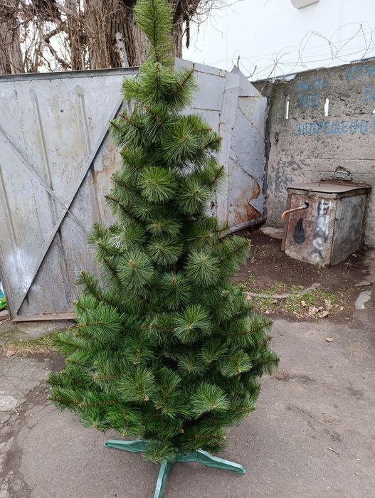 Продам ёлочку -искусственную