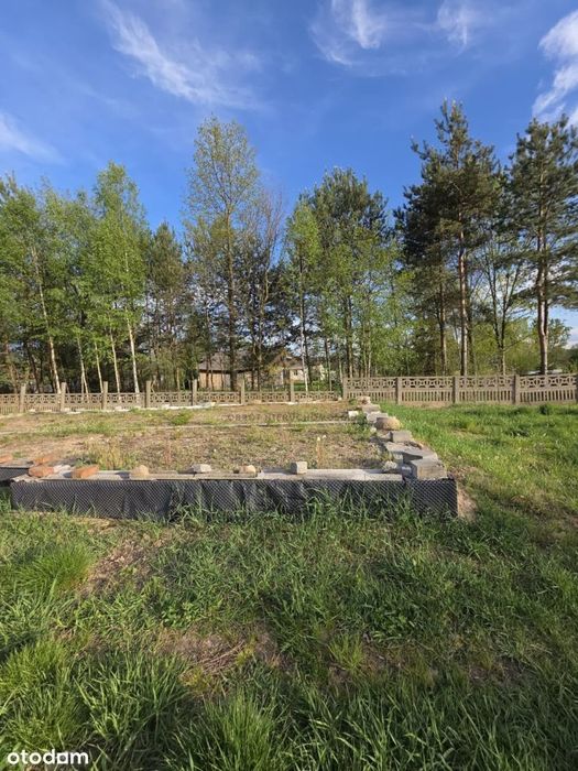 Działka 4657 m² Fundamentami Pod Budowę