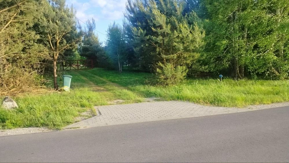Działka z domem,