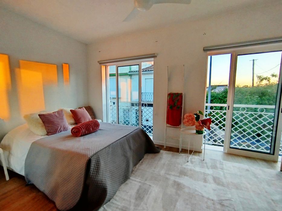 Moradia T2 totalmente renovada, pronta a habitar, sem necessidade de obras. Localizada em Formoselha, a 15 minutos de Coimbra.