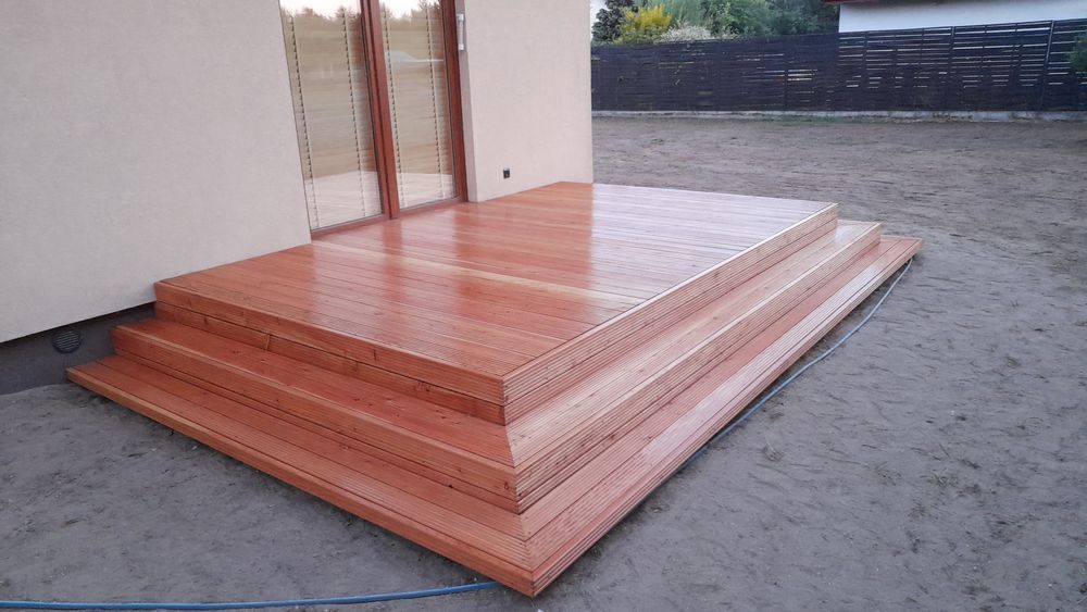 Taras drewniany zabudowa tarasu deska tarasowa modrzew