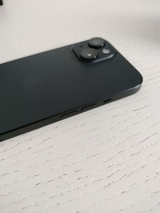 iPhone 15 128gb + 2 capas