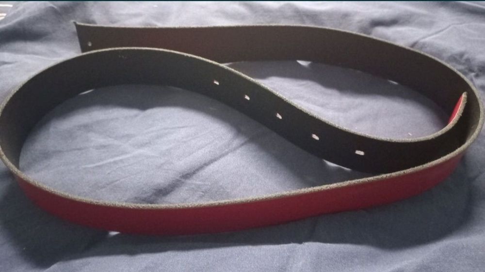Pasek 127 cm czarno czerwony