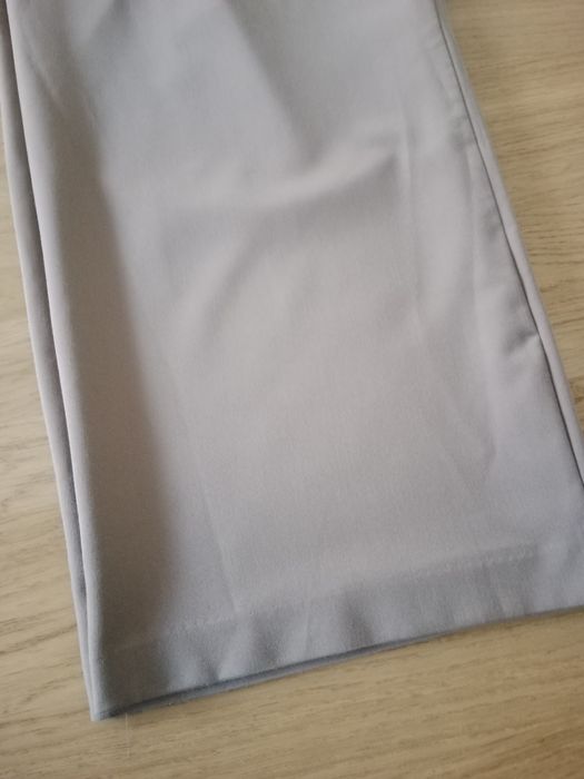 Duże spodnie ASOS DESIGN UK 18 EU 46