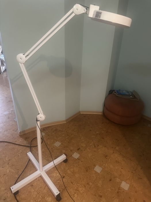 Продам косметологические аппараты, мебель