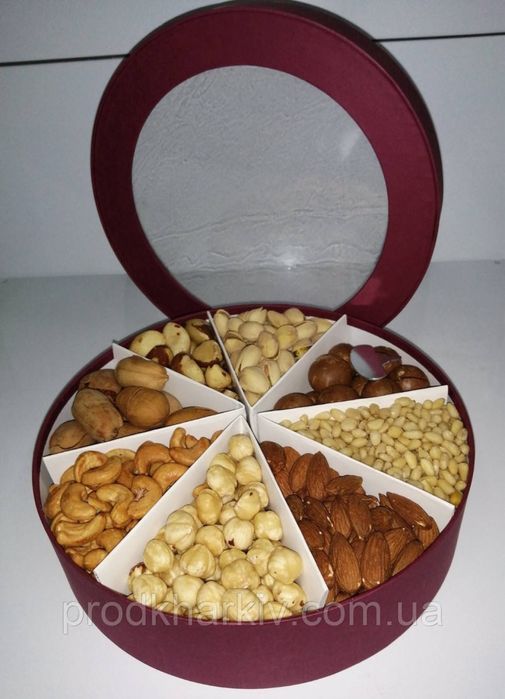 Набор орехов.800гр. Цвет коробки уточняйте.