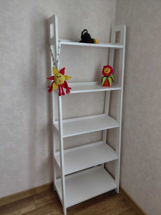 Продам книжкову етажерку