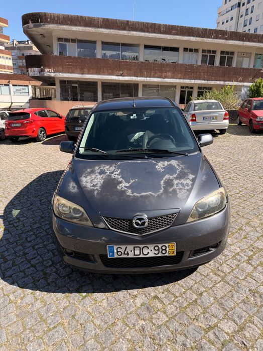 . Vendo Mazda 2 ano 2007, ideal para quem procura um carro económico, prático e de fácil condução, perfeito para o dia a dia.