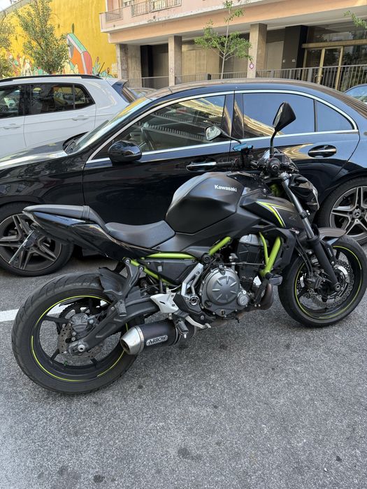 Kawazaki Z650 como nova