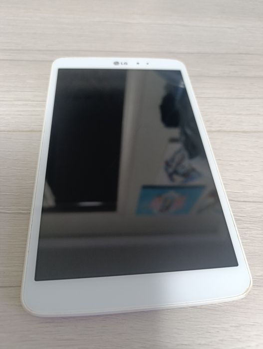 Планшет LG  V500