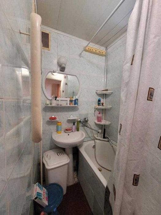 Продам 2-кімнатну квартиру на Ленпоселку - укомплектовану!