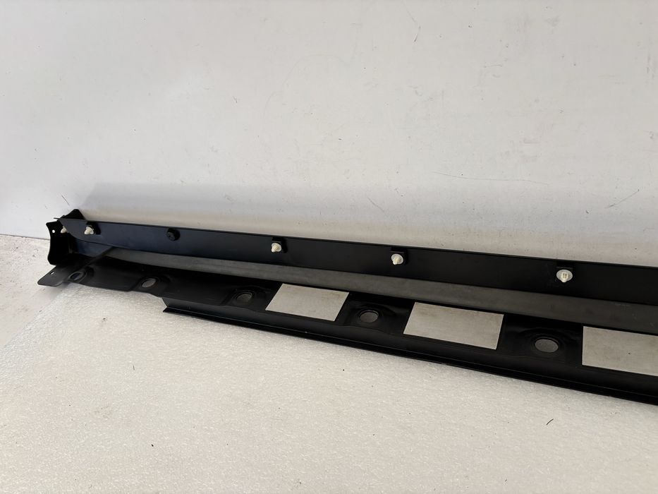 Toyota CHR C-HR I 1 16- listwa progowa prawa nakładka na próg prawy