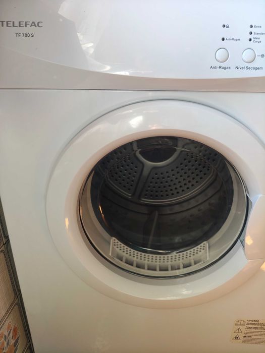 Máquina de secar roupa