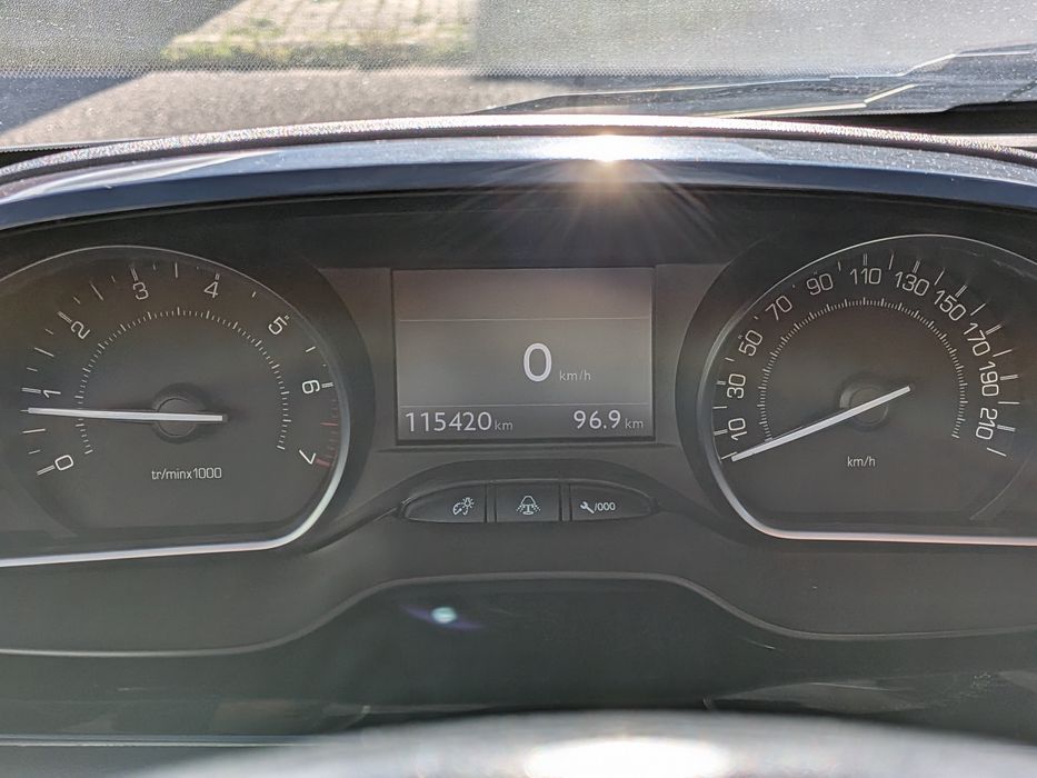 Peugeot 208 82cv (2013)