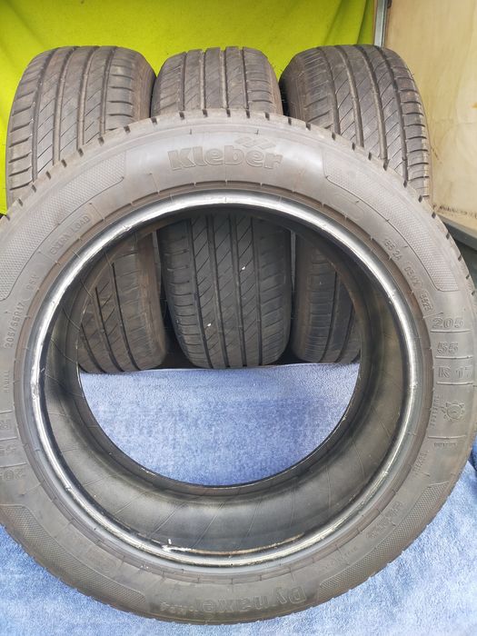 205/55R17 Kleber