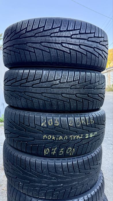 Шини зимові 205/55 r16 Nokian стан новий 25 рік