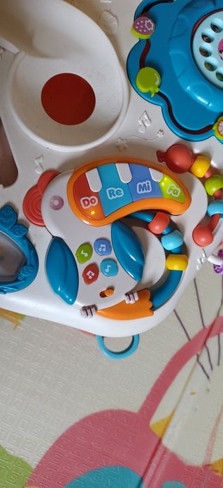 Stolik edukacyjny interaktywny