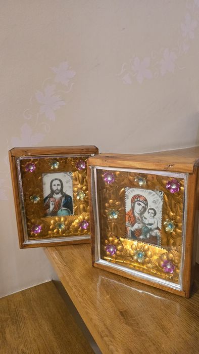 Ікони, пара давніх ікон ручної роботи