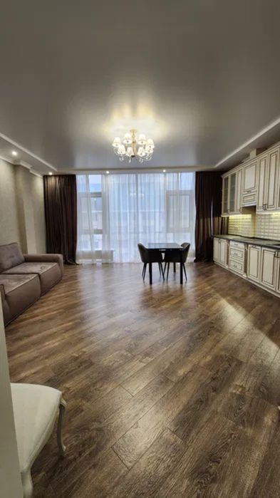 Кадор Таирова ЖК 5 Жемчужина, 3-комнатная 94 м², кухня-гостиная 45 м²