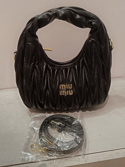 Mala Miu Miu preta