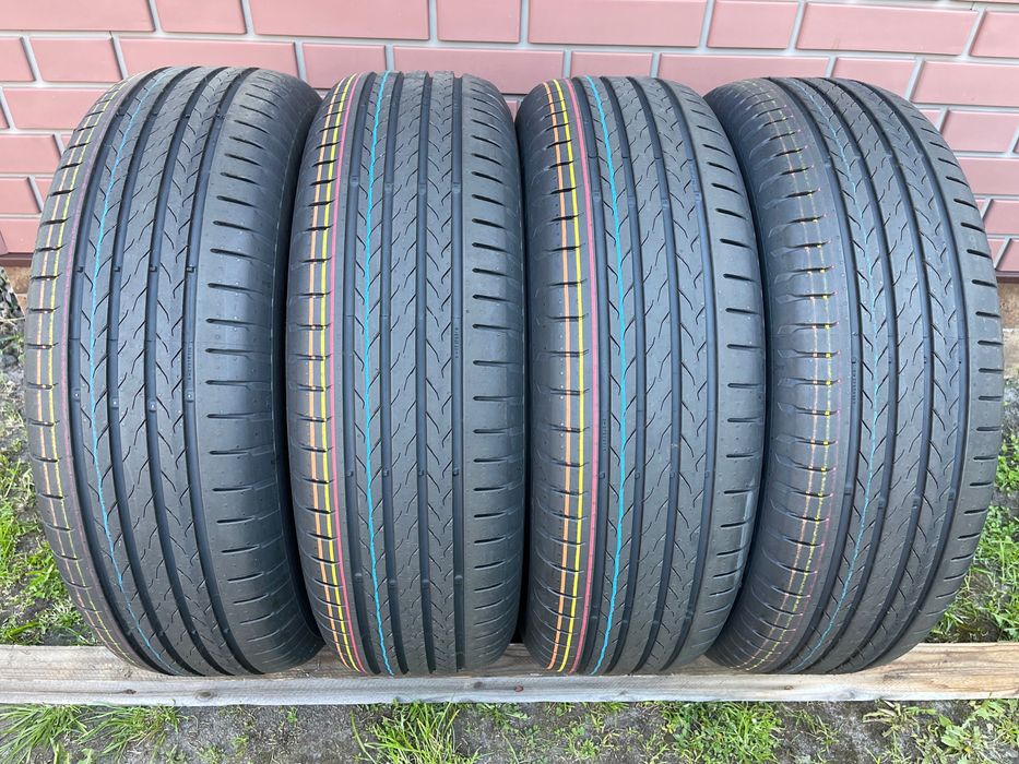 Шини. . 215/65/17