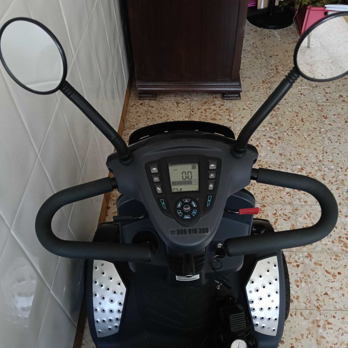 Scooter de mobilidade praticamente nova