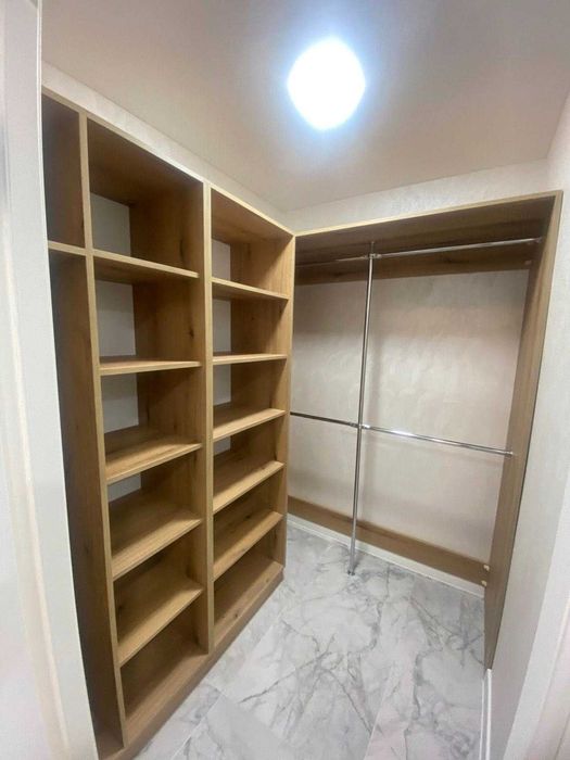 Продаж 2 км квартири на Злуки