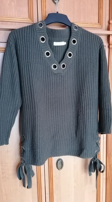 Sweter oliwkowy rozm. M/L