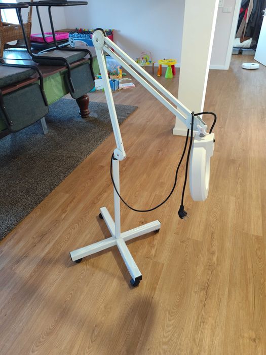 Lupa de estética nova