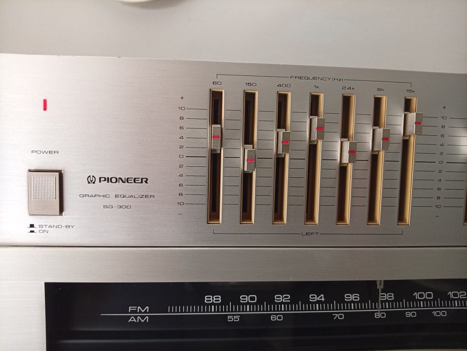 Equalizador Pioneer SG 300