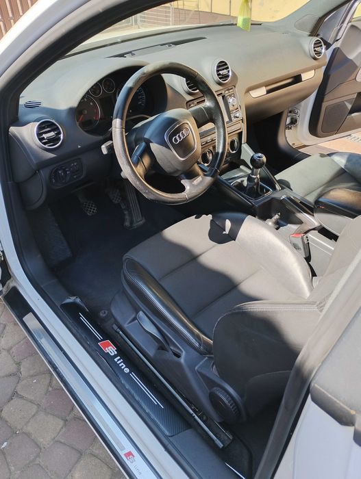 Sprzedam Audi A3 P8 S-Line hatchback, 130km !!!