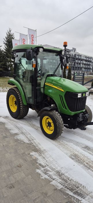 Traktorek John Deere 3720