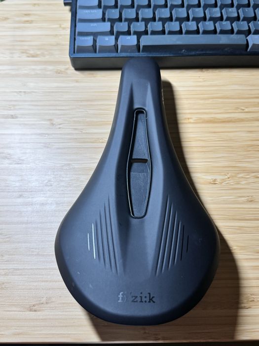 Selim Fizik vento argo X3 pouco uso