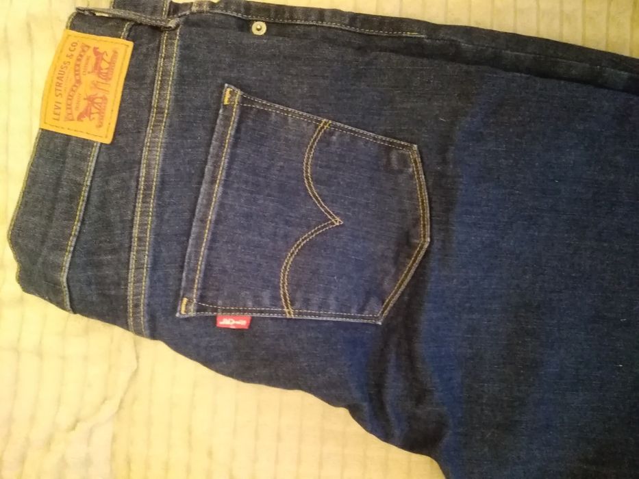 Spodnie damskie Levis 311 SHAPING SKINNY 32