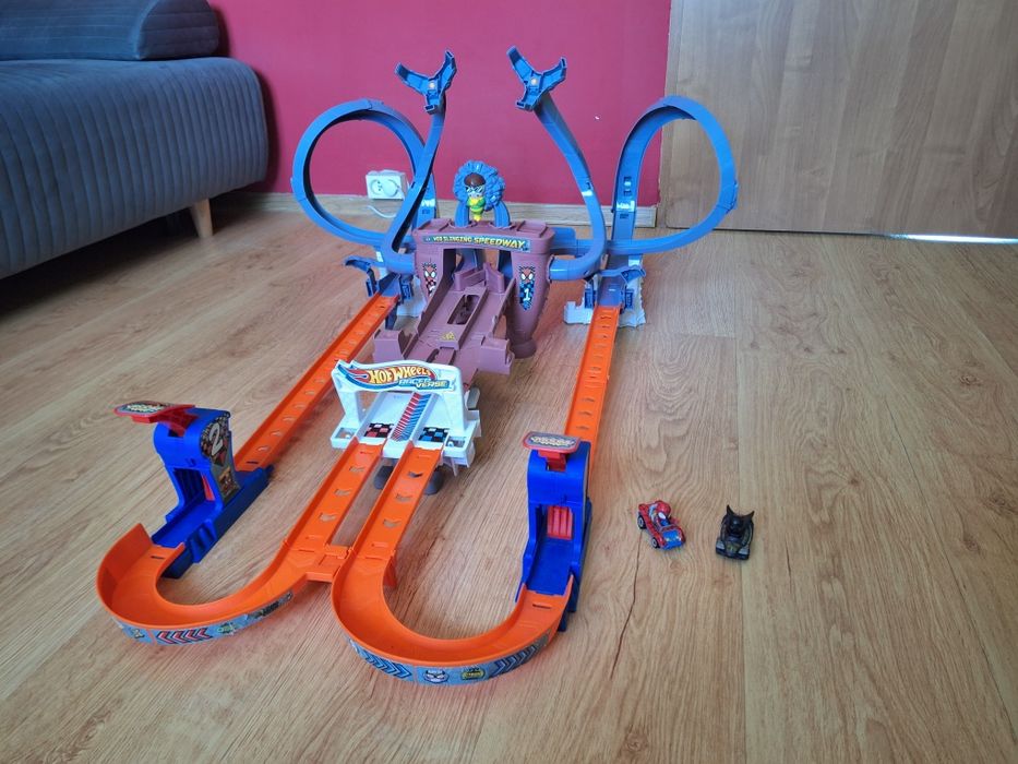 Hot Wheels Marvel RacerVerse, Pajęczynowy Tor Spidermana