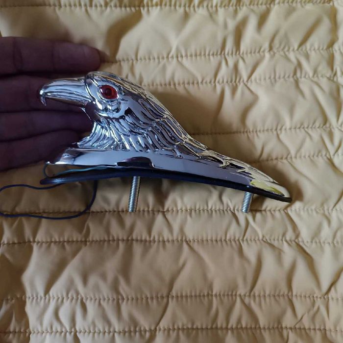 Orzeł na błotnik świecący chrom  Ornament