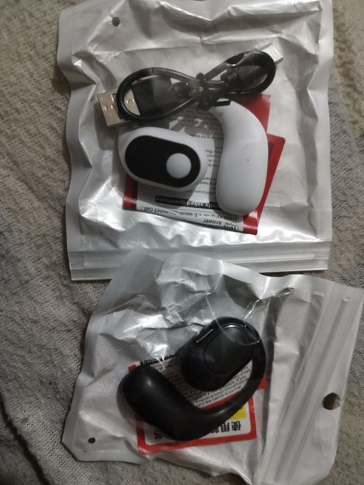 Vendo headphone em preto e branco