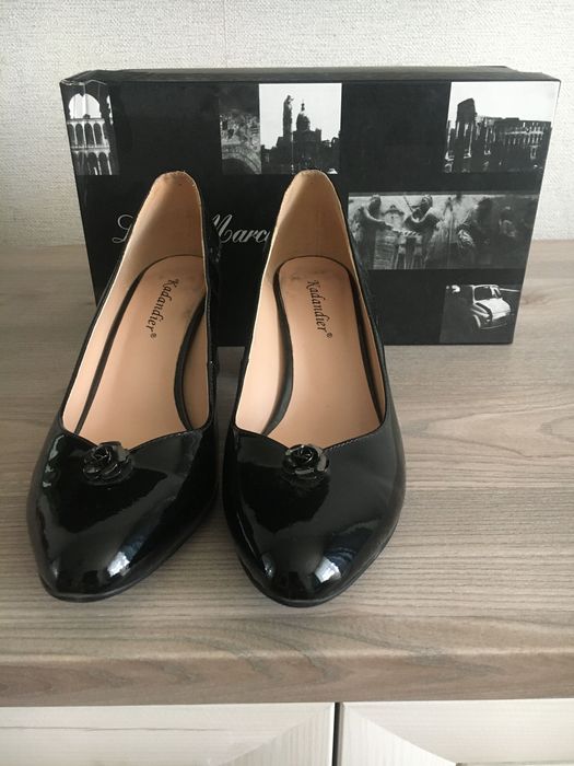 Туфлі лак розмір 36, 24 см.