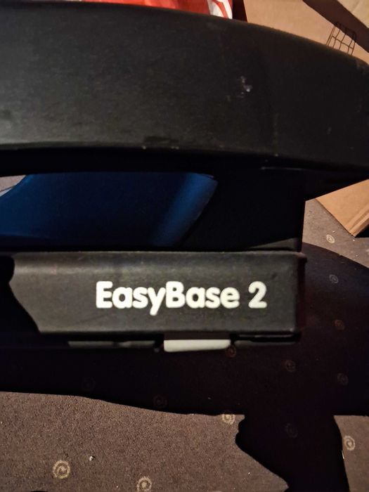 Fotelik samochodowy z bazą Maxi cosi easy base 2
