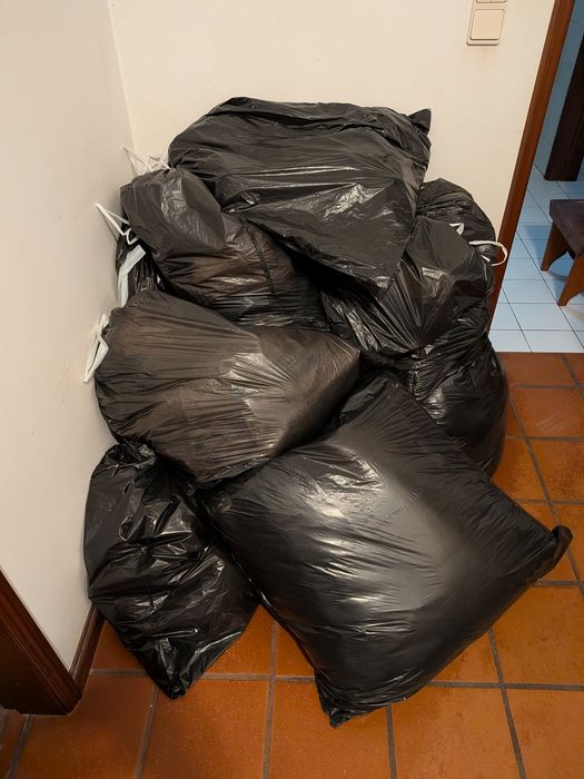 Kilos de roupa de todo o tipo