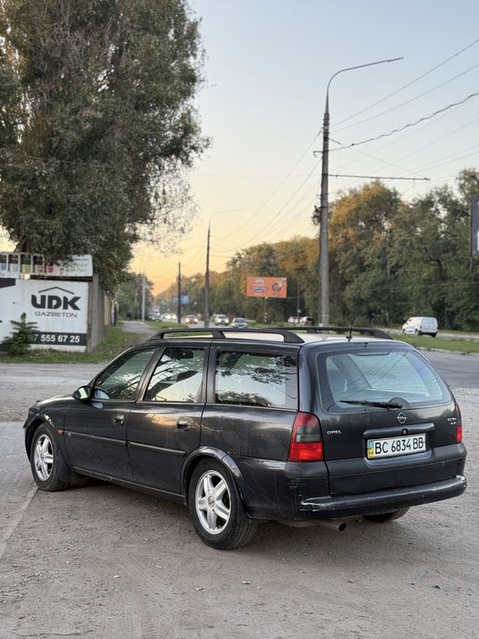 Opel Vectra b 1.8 бенз