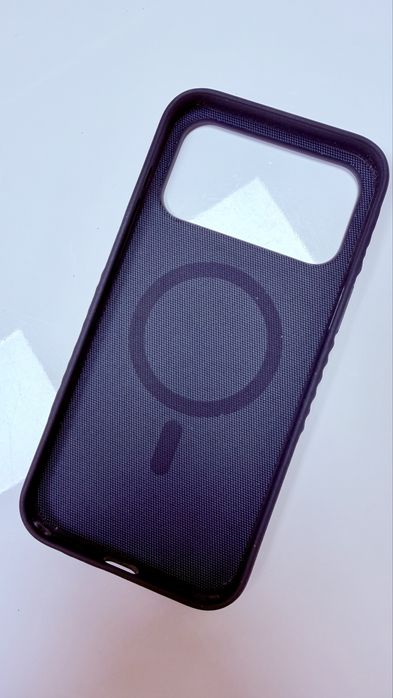 Capa iPhone 17 Pro Max TechWoven