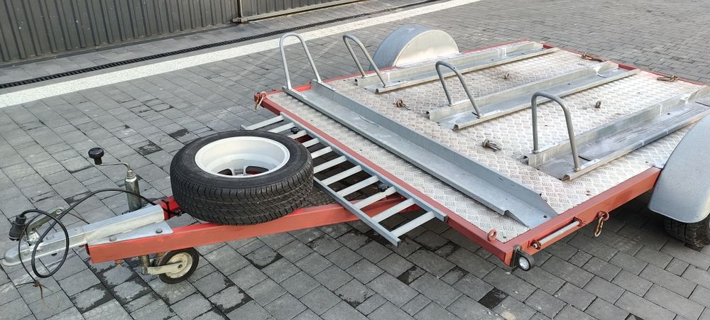 Wynajem wypożyczalnia przyczep do przewozu transportu motocykli