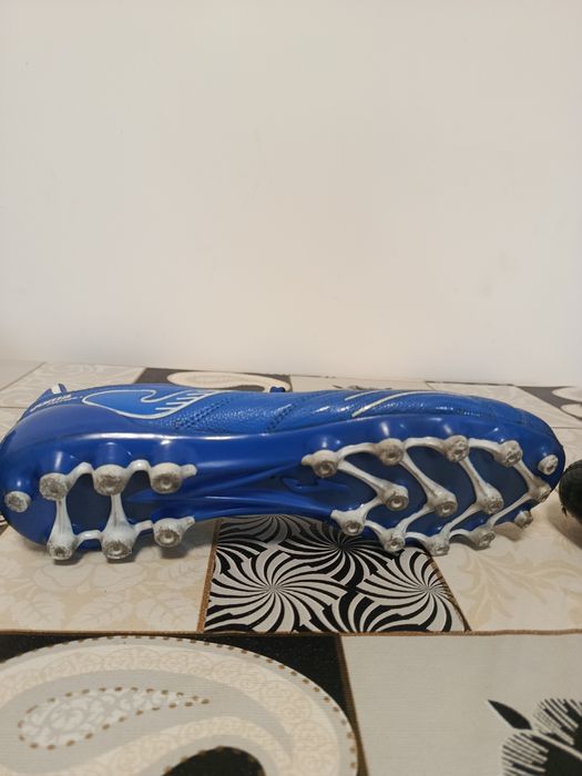 2 pares r chuteiras por 65 euros