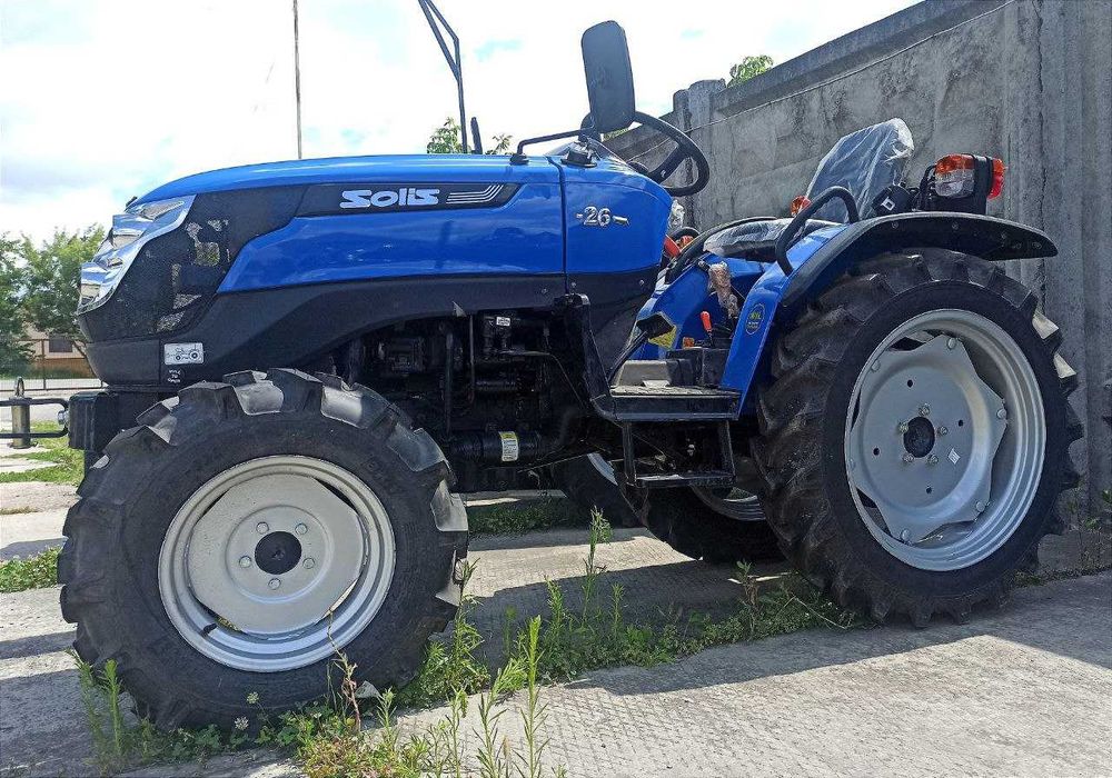 Мінітрактор SOLIS 26. Він компанії YANMAR