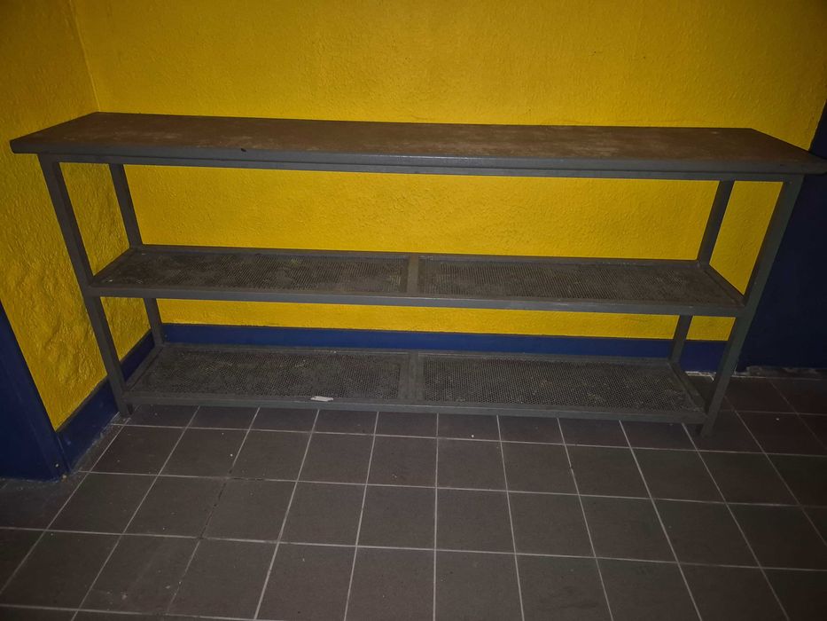 Armário madeira lacado branco - Armário de apoio a restaurante - Bancada ferro tampo madeira cor cinza