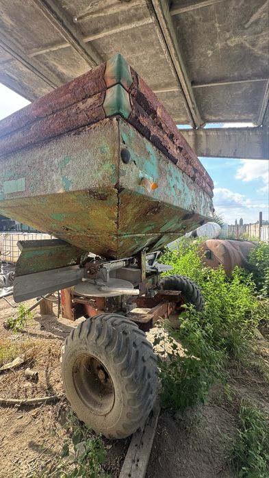 Продається розкидач м/д UNIA 3000