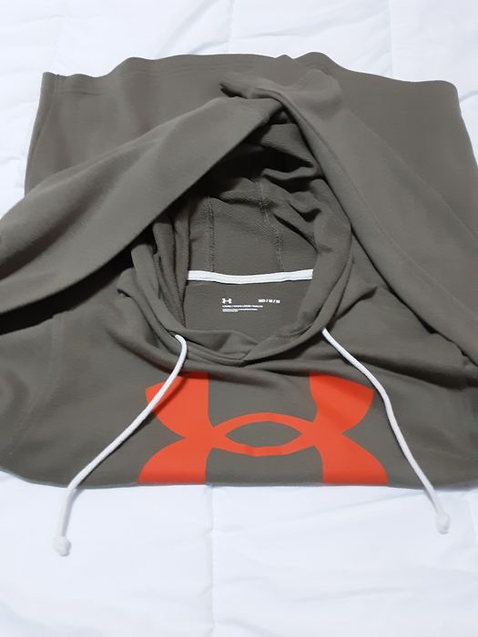Sweat c/Capucho UnderArmour | Tamanho M | Como Nova